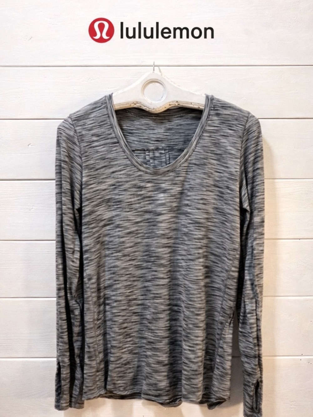 LULULEMON – Yogi Everyday Long Sleeve Workout Top (Estimated Size 10/12)